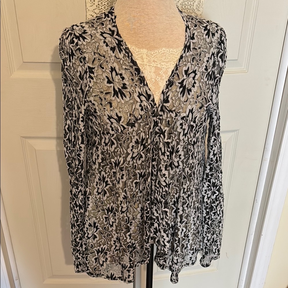 Floral Lace Women Top by “Fever” Sz XL